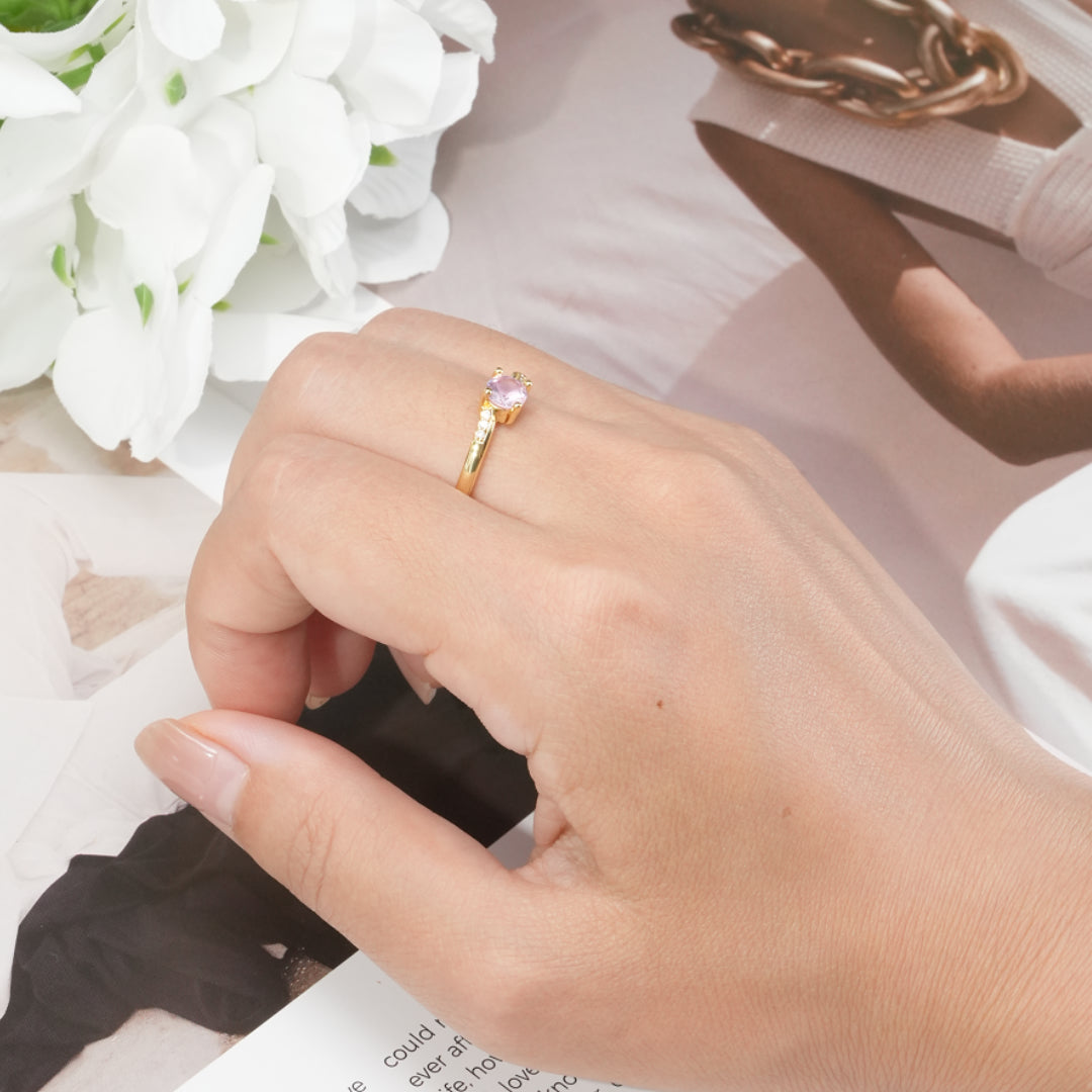 Round Cut Stone Ring with Slightly Twisted Arm Design