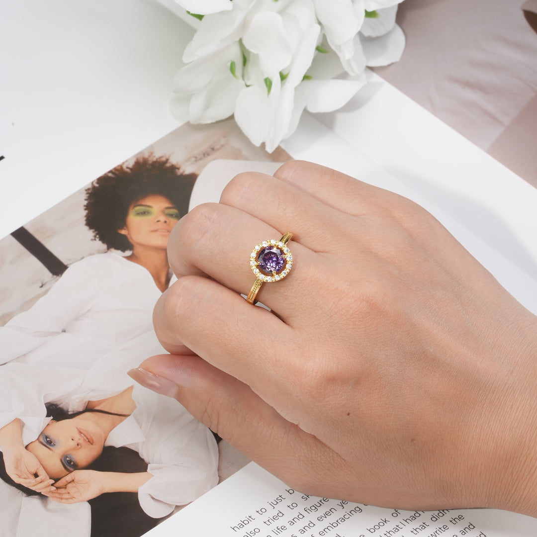 Mysterious Elegant Round Stone Ring