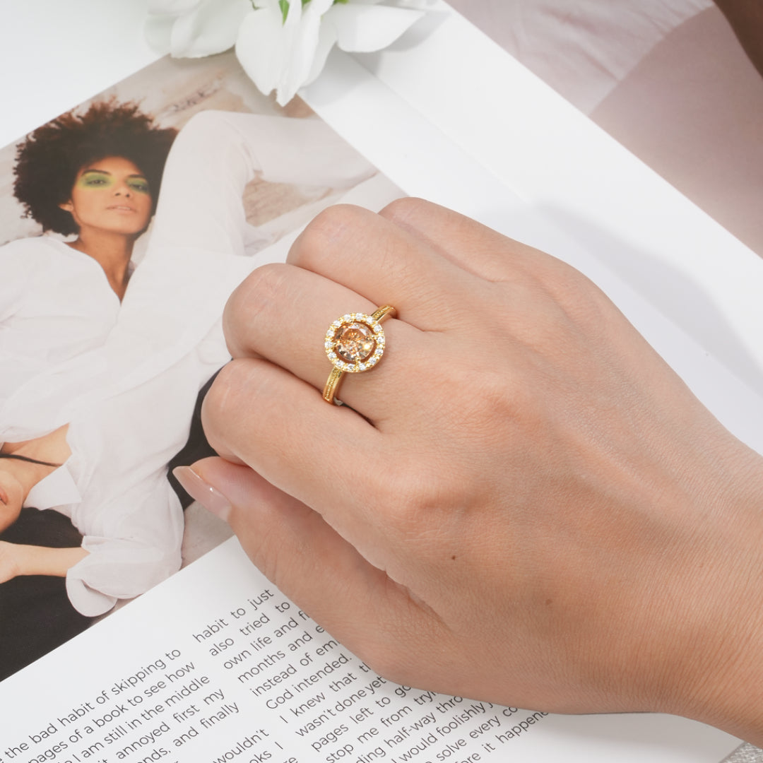 Mysterious Elegant Round Stone Ring