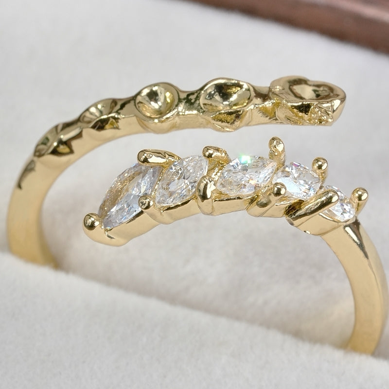 Horse's Eye Snake Shape Chain Diamond Split Ring