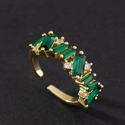 Luxury Emerald Horse Eye Row Ring