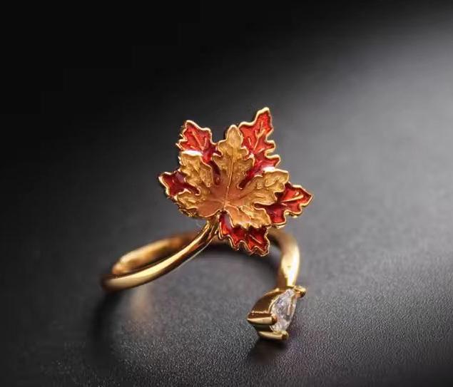 Mythjewelry Maple Leaf Enamel 18K Gold Light Luxury Ring